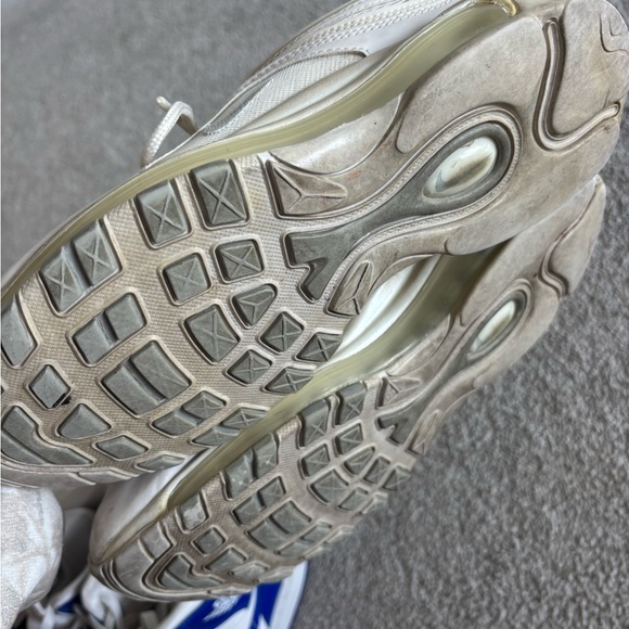 Nike air maxes - Picture 3 of 4